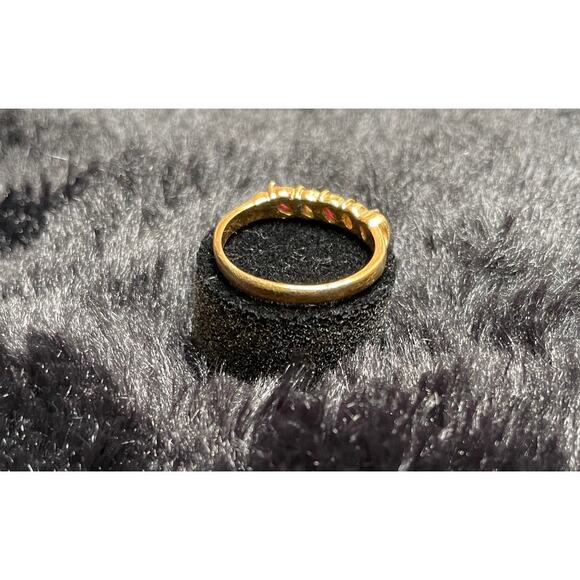 Goldtone Ring with pink and clear stones - Picture 2 of 4